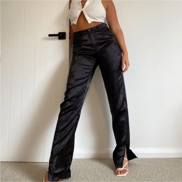 *NWT* Lioness Floral Black Pants - Picture 3 of 12